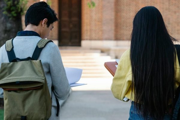 This article guides students and families through choosing the right high school diploma path by combining practical program comparisons with critical thinking...