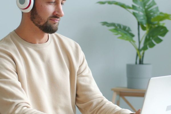 This article explains why 6-week certification programs online are an effective, time-friendly way for working professionals to gain job-ready skills without mu...
