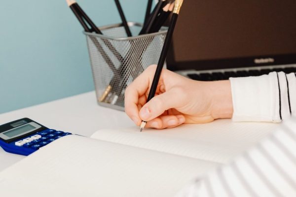 This article explains why lifelong learning and creative online courses—called