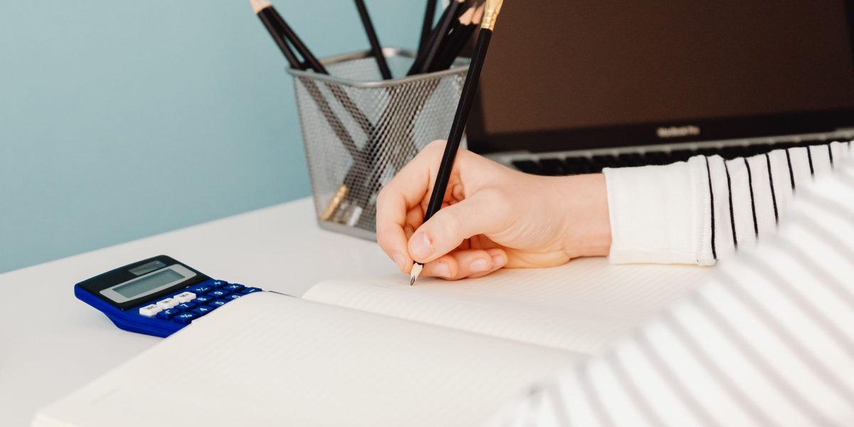 This article explains why lifelong learning and creative online courses—called