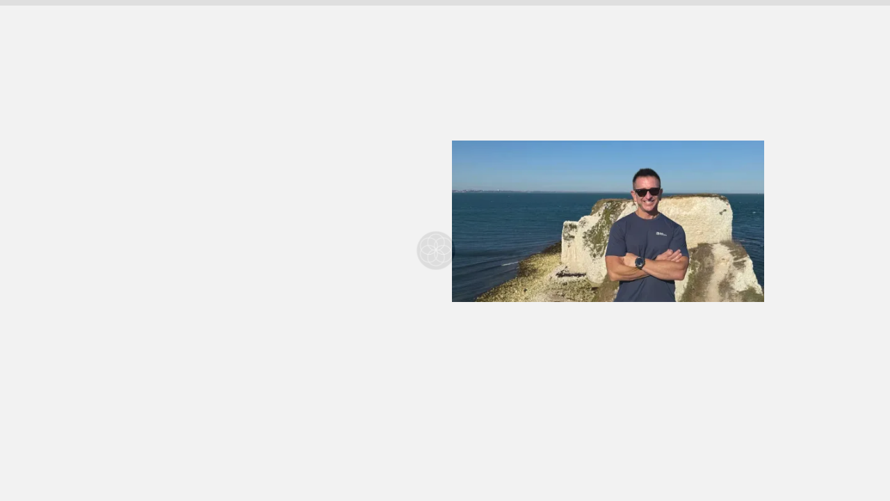 The professional website of Dean Grey, behavioral scientist, offering resources related to critical thinking and career education.