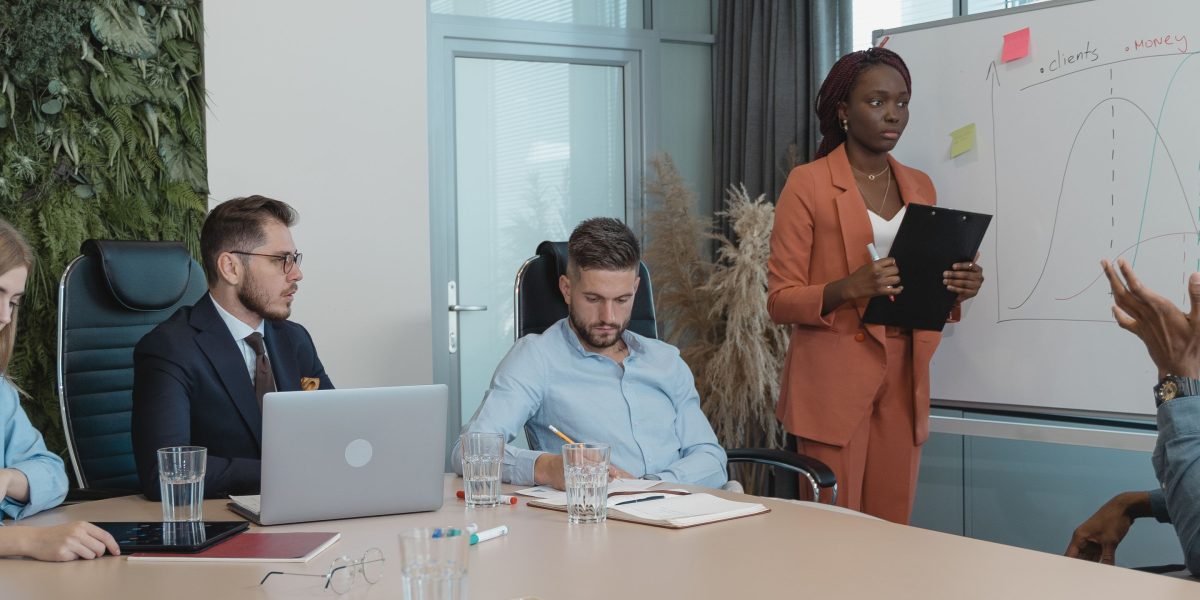 A diverse team actively collaborating, demonstrating how varied cognitive styles strengthen collective problem-solving.